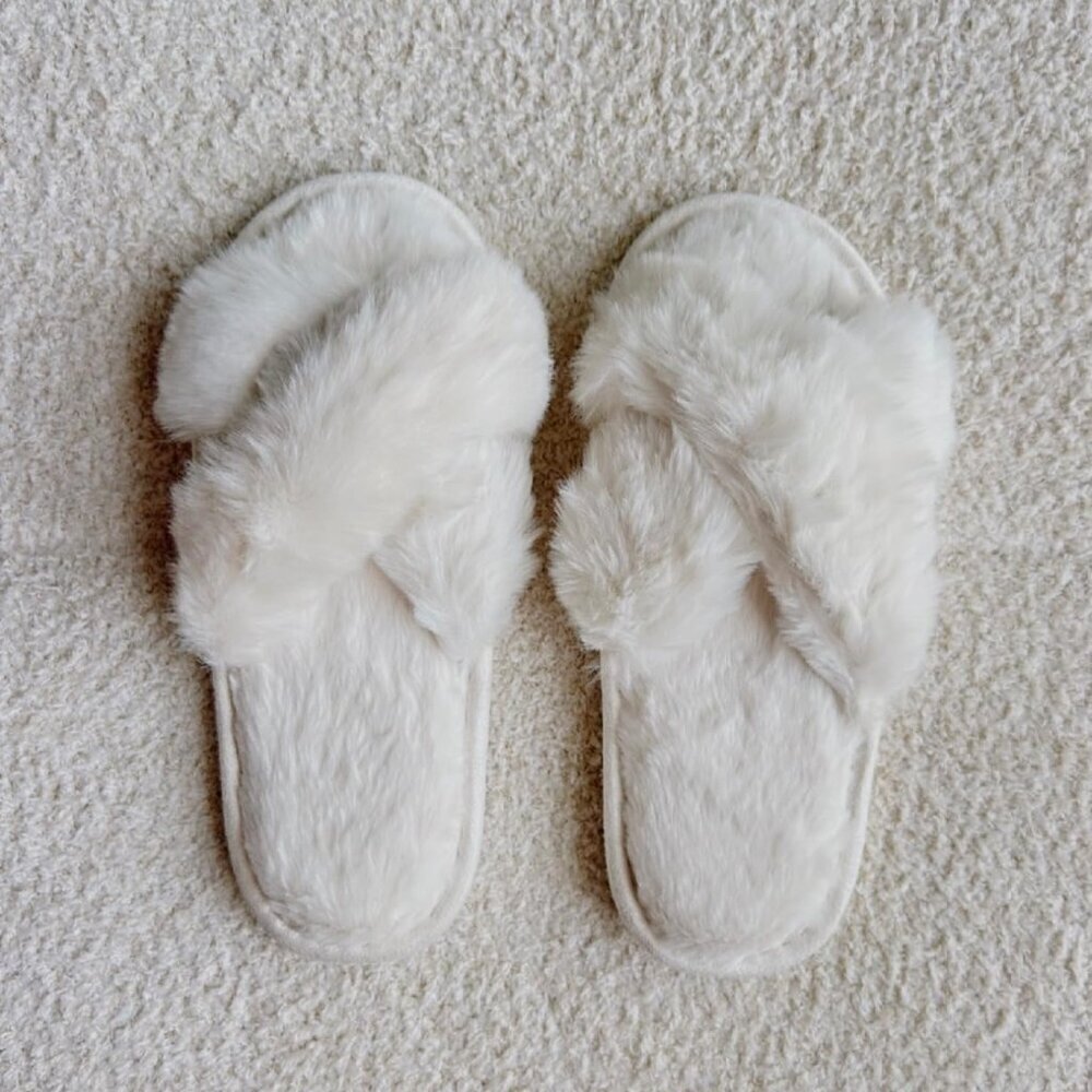 🆕Women's White Fuzzy Slippers Cross Band Memory Foam Faux-fur Open Toe Shoes - Picture 6 of 13